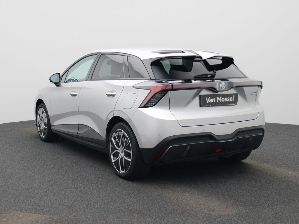MG MG4 64 kWh Luxury | Parkeer camera | Half lederen bekledi, Auto's, MG, Automaat, 12 maanden, Gebruikt, 1675 kg