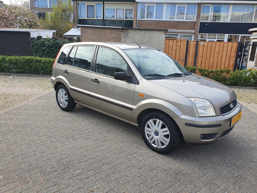 Ford Fusion 1.6 16V Luxury 2003 Grijs 100pk NAP!, Voorwielaandrijving, 1596 cc, 100 pk, 49 €/maand