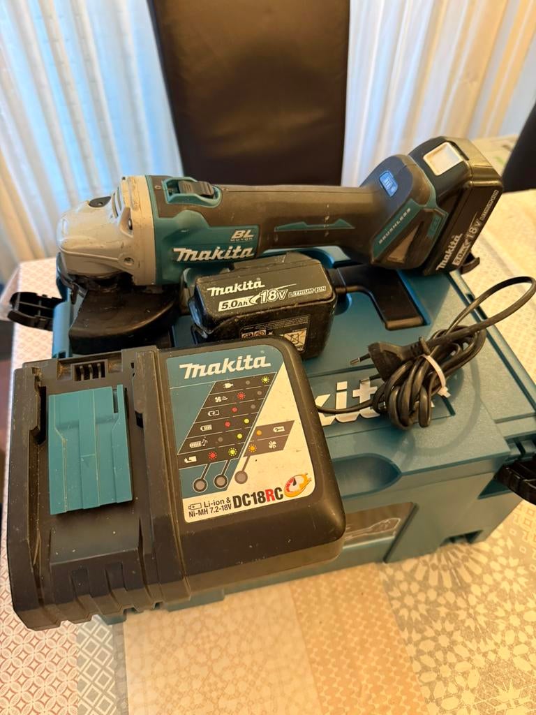 Te koop Makita slijptol set, Doe-het-zelf en Verbouw, Gereedschap | Slijpmachines, Ophalen of Verzenden, Zo goed als nieuw, Haakse handslijpmachine