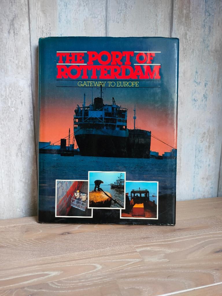 The Port of Rotterdam - Gateway to Europe, Verzamelen, Ophalen of Verzenden, Gebruikt, Motorboot, Boek of Tijdschrift