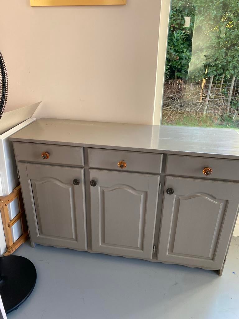 Taupe geschilderd dressoir - Wegens verhuizing te koop, Ophalen, Gebruikt, 150 tot 200 cm, Met lade(s)