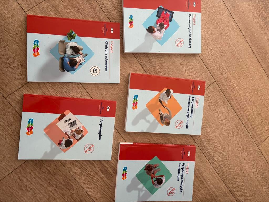 Boeken opleiding verpleegkundige MBO 4 - Traject, Ophalen, Zo goed als nieuw, MBO