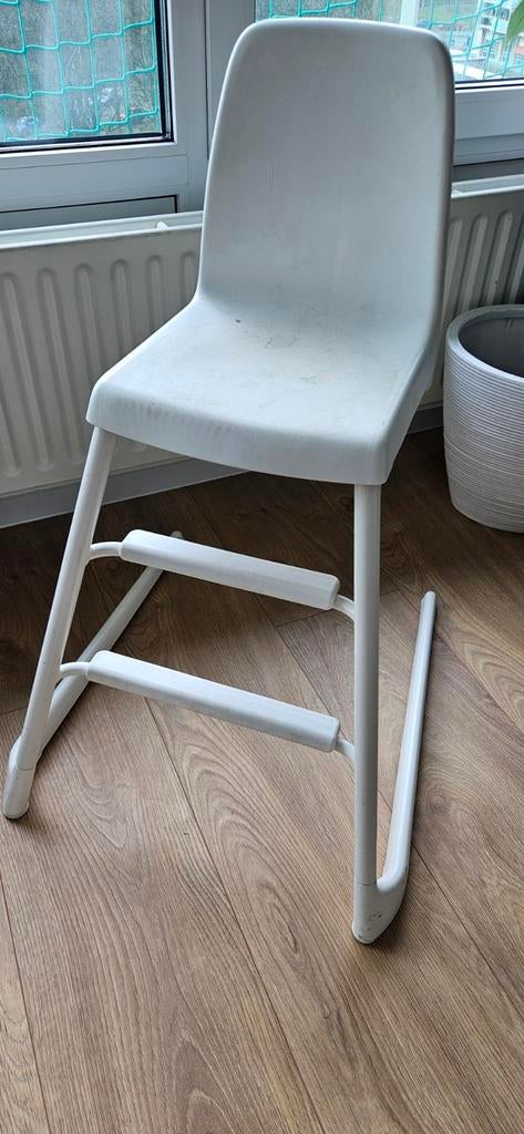 Ikea Langur kinderstoel wit - Meegroeistoel, Kinderen en Baby's, Kinderstoelen, Ophalen, Gebruikt, Meegroeistoel, Aanschuifbaar