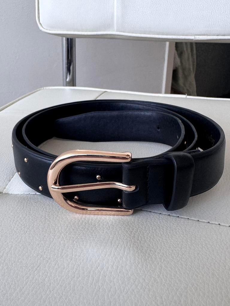 Shoeby zwarte riem met goudkleurige studs maat 95cm, Kleding | Dames, Riemen en Ceinturen, Nieuw, Losse buckle of gesp, 90 tot 100 cm