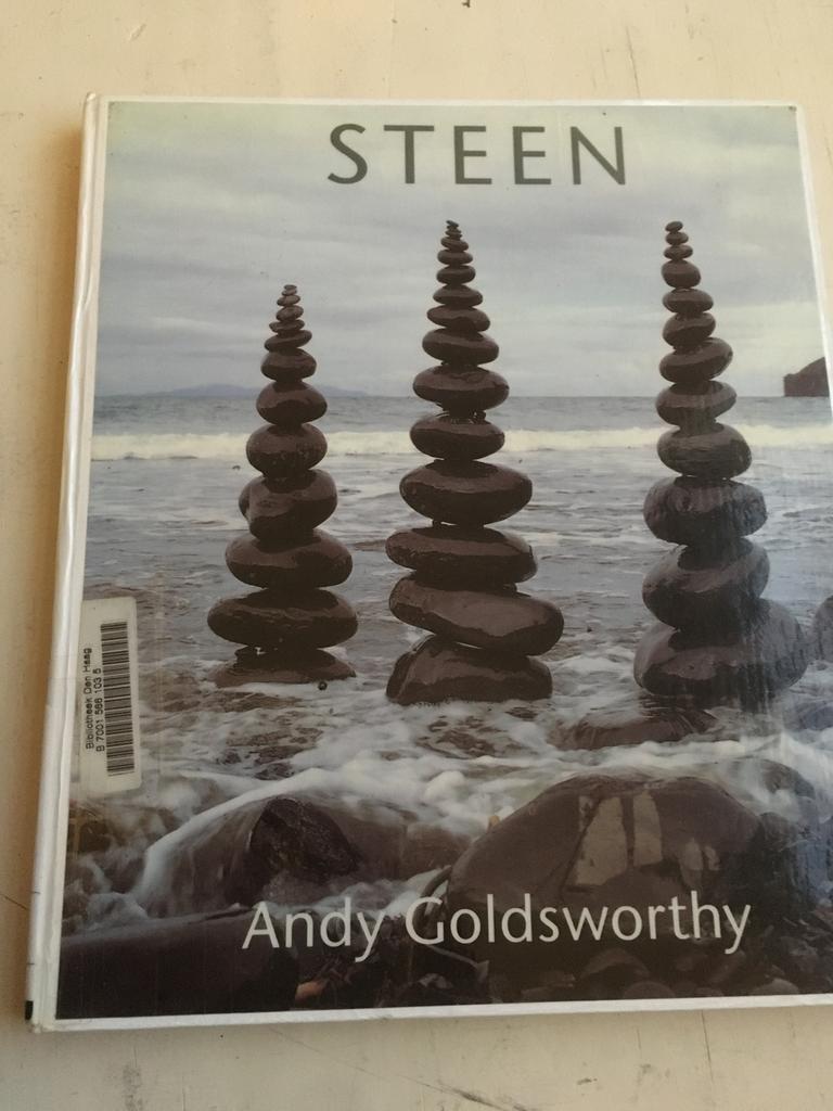 Andy Goldsworthy - STEEN, Ophalen of Verzenden, Zo goed als nieuw
