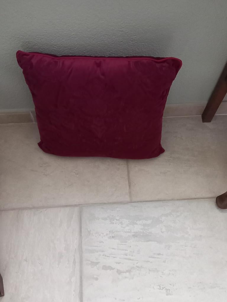 2 stuks bordeaux sierkussens echt donker rood, Ophalen of Verzenden, Rood, Vierkant