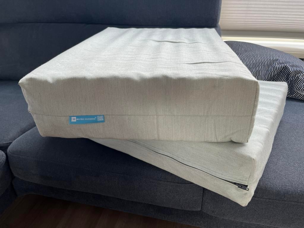 Te koop: 2 licht groene kussens., Ophalen, Zo goed als nieuw