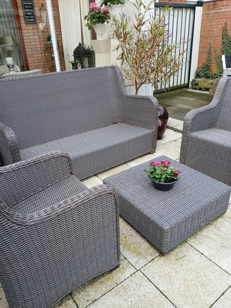 Te koop: mooi tuinset van Bellagio.
Geen kussens., 4 zitplaatsen, Kunststof, Ophalen of Verzenden, Loungeset