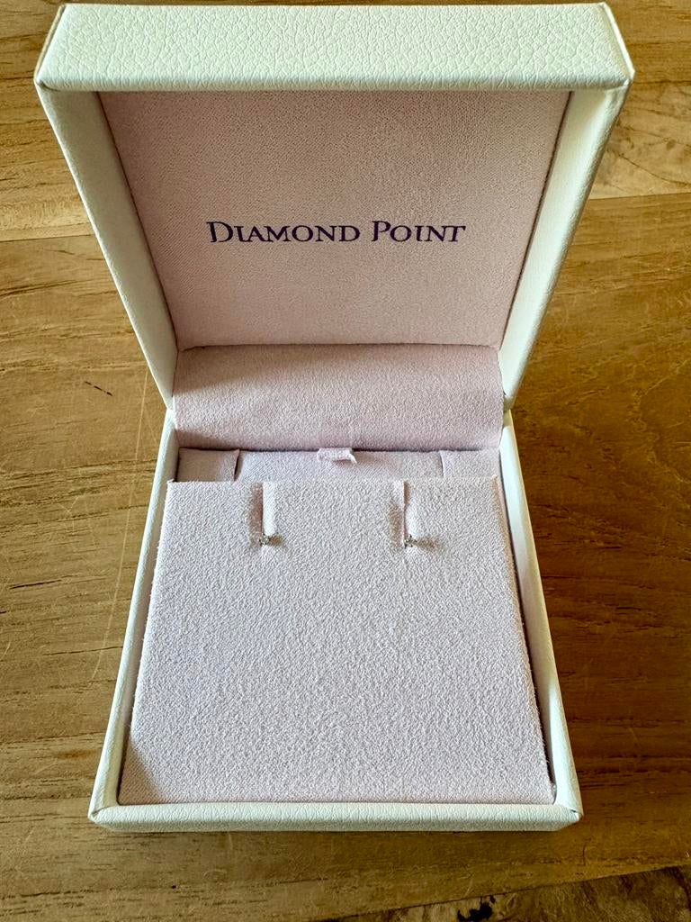 Diamond Point oorstekers diamant, Sieraden, Tassen en Uiterlijk, Ophalen of Verzenden, Zo goed als nieuw, Wit, Overige materialen