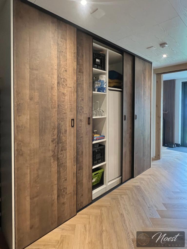 IKEA kast monteren | PAX kast op maat maken | Schuin dak, Garantie, Timmerwerk of Zaagwerk