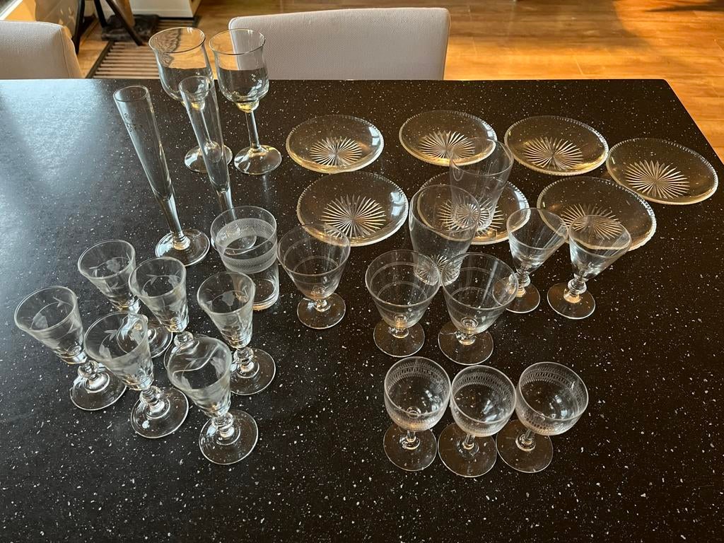 Oude tot zeer oude kristallen glaasjes en schoteltjes, Ophalen of Verzenden