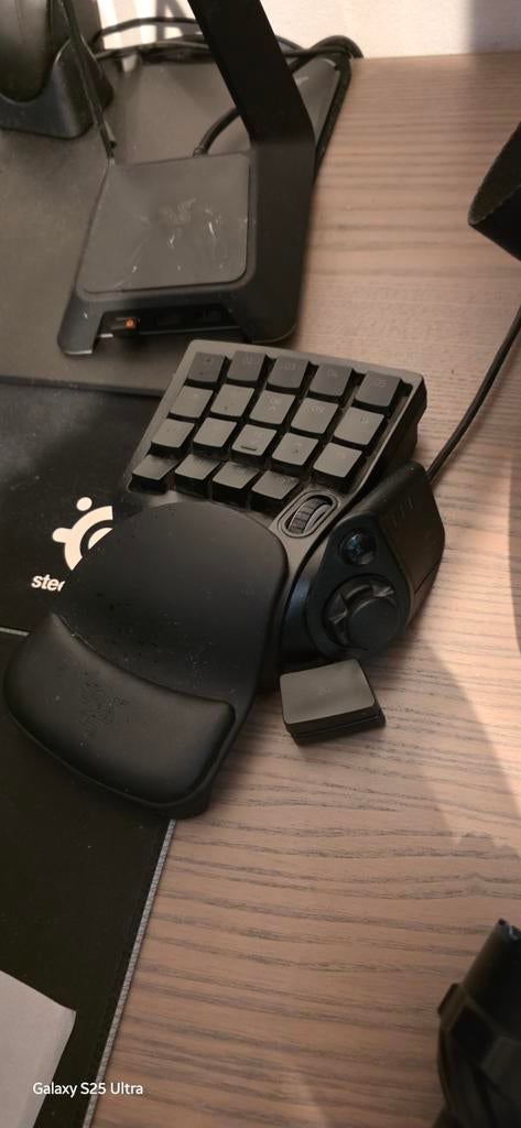 Razer Tartarus V2 Gaming Keypad - Perfecte staat, Numeriek, Ophalen of Verzenden, Zo goed als nieuw, Razer