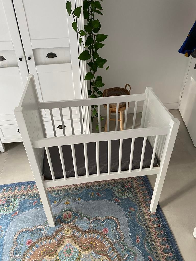 Kidsmill babywieg met matras NIEUWSTAAT, Ophalen, Zo goed als nieuw, Wieg