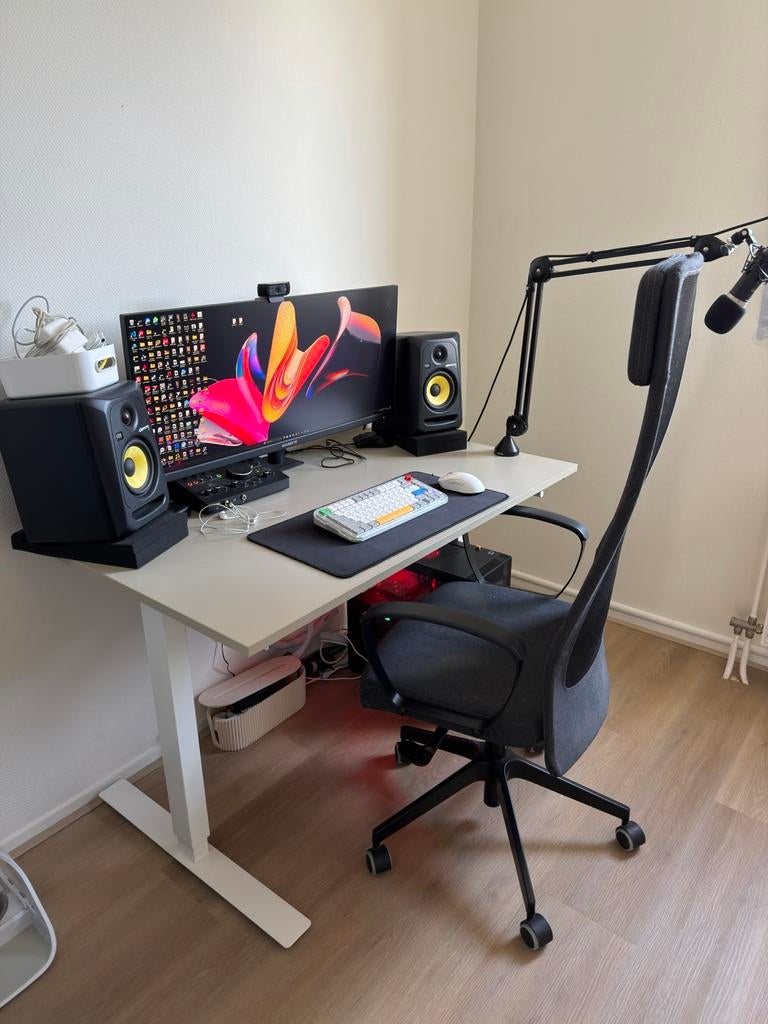 Ikea Trotten Bureau Verstelbaar - 120cm, Huis en Inrichting, Bureaus, Ophalen, Zit-sta bureau, Gebruikt, Spaanplaat of MDF