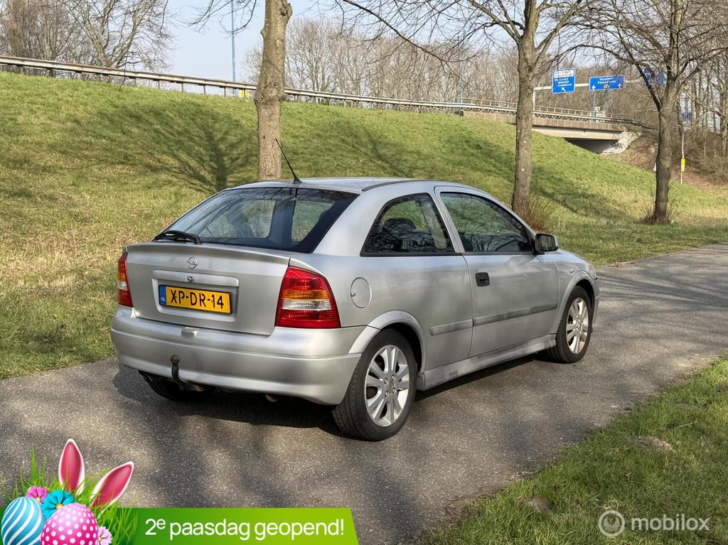 Opel Astra 1.6 GL*DISTRIBUTIE VERV.*TREKHAAK*APK 09/26, Stof, Zwart, 4 cilinders, Bedrijf