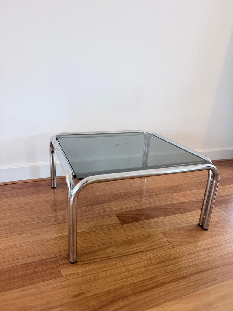 Bijzettafel buisframe rvs rookglas, Huis en Inrichting, Tafels | Bijzettafels, Ophalen, Minder dan 55 cm, Metaal of Aluminium