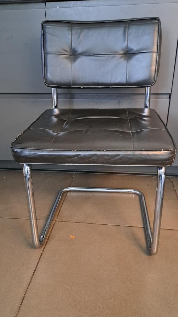 Set van 6 zwarte eetkamerstoelen met chromen onderstel, Huis en Inrichting, Stoelen, Gebruikt, Vijf, Zes of meer stoelen, Leer