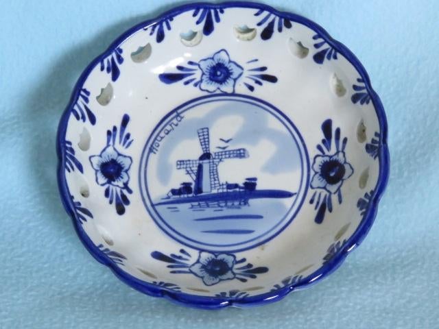 Vintage schaaltje handpainted Delfts blauw molen en tulpjes, Ophalen of Verzenden