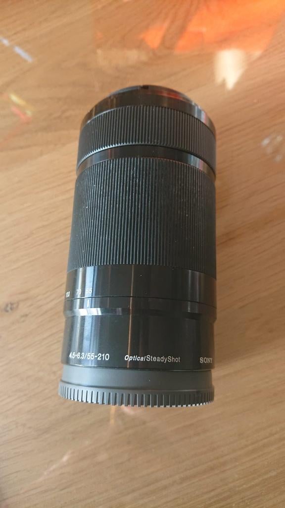 Sony E-mount 55-210 zoomlens, Ophalen of Verzenden, Zo goed als nieuw, Telelens