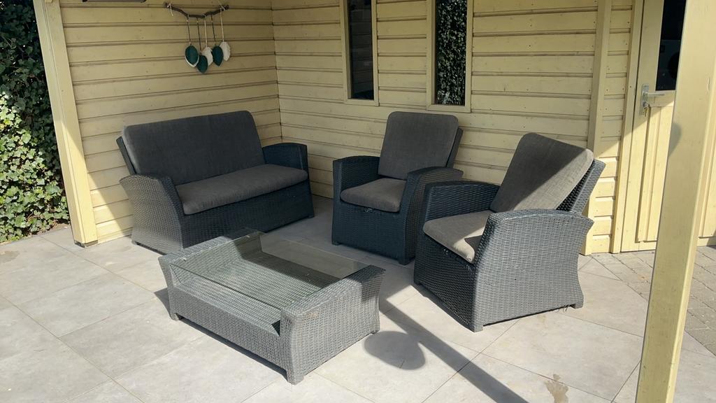 Wicker Tuinset 2 stoelen, bankje, tafeltje , royal patio, Ophalen, Gebruikt, Wicker, Bank