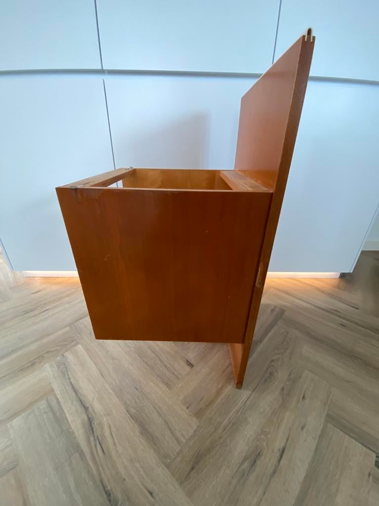Retro nachtkastje uit de jaren 60 - Brno, Tsjechië, Ophalen, Gebruikt, Minder dan 45 cm, 55 tot 70 cm
