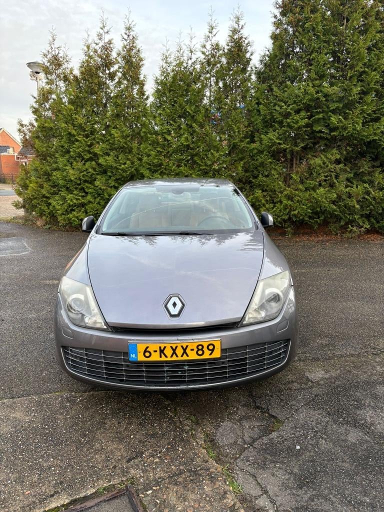 Renault Laguna 3.5 V6 240 Coupe Aut6 2012 Grijs, Auto's, Beige, 4 stoelen, 10 km/l, 650 kg