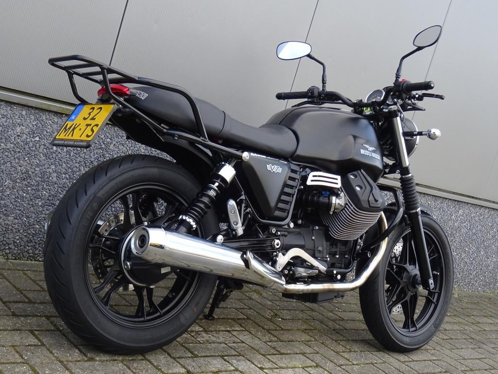 Moto Guzzi V 7 STONE (bj 2014), Motoren, Motoren | Moto Guzzi, 744 cc, Bedrijf, Naked bike