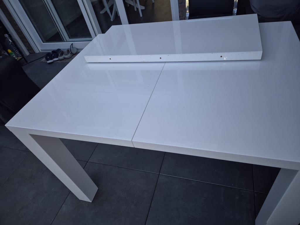Witte uitschuifbare eettafel met 4 stoelen, Huis en Inrichting, Tafels | Eettafels, Ophalen, Gebruikt, Vier personen, Rechthoekig