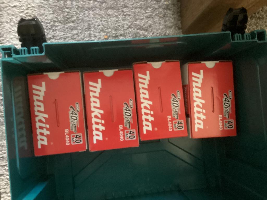 Nieuwe Makita Heb ook originele accu's 4xBL4040  per stuk, Ophalen, Nieuw
