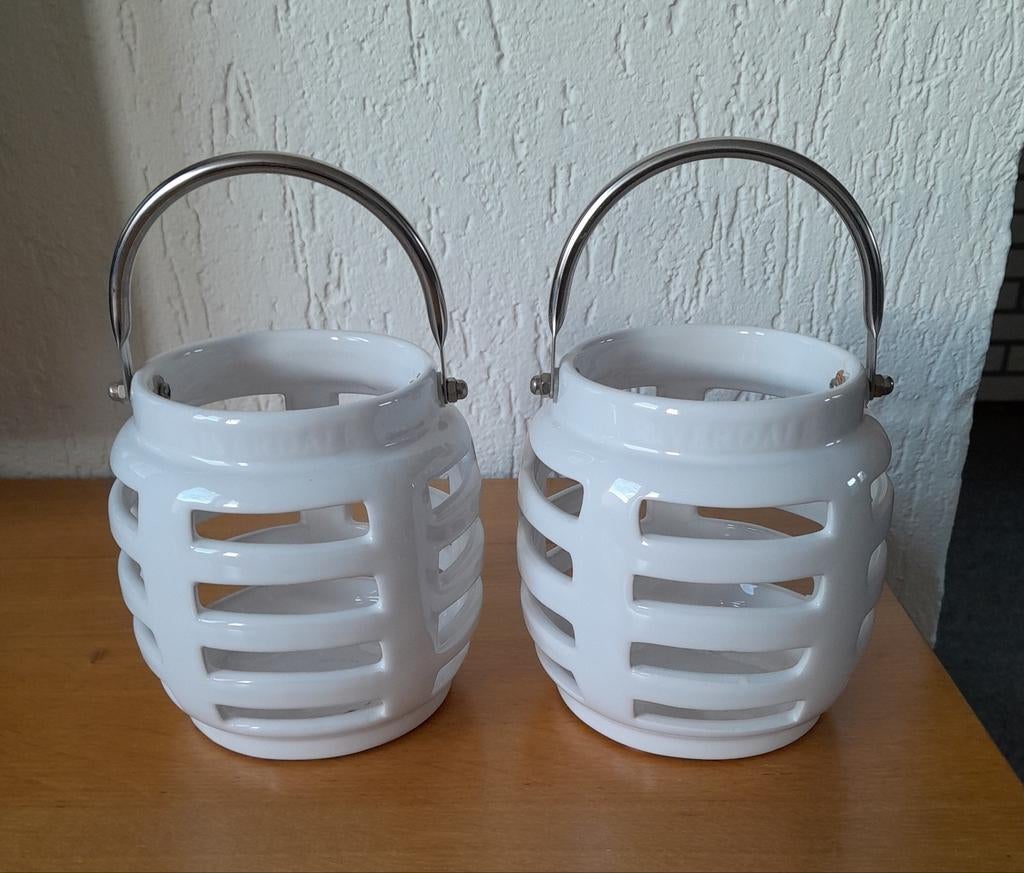 2 witte waxinelichthouders van Riverdale, Huis en Inrichting, Woonaccessoires | Kandelaars en Kaarsen, Ophalen, Overige materialen