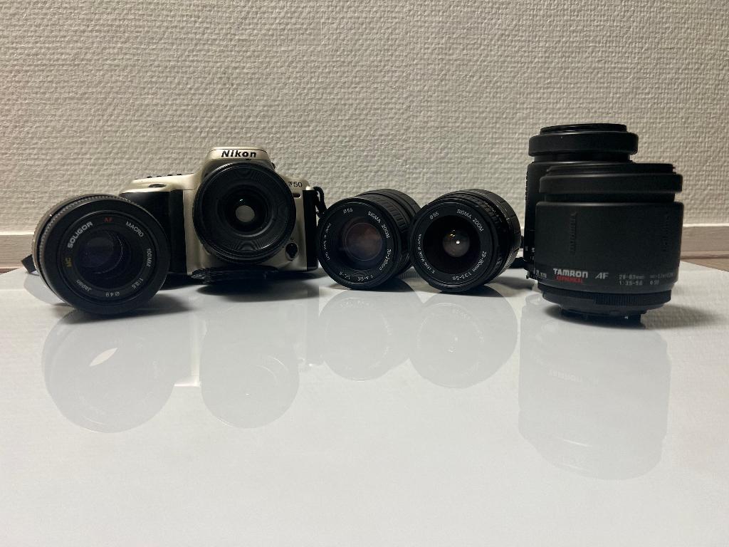 3 stuks Nikon F50 body - eventueel met lens, Ophalen of Verzenden, Gebruikt, Spiegelreflex, Canon