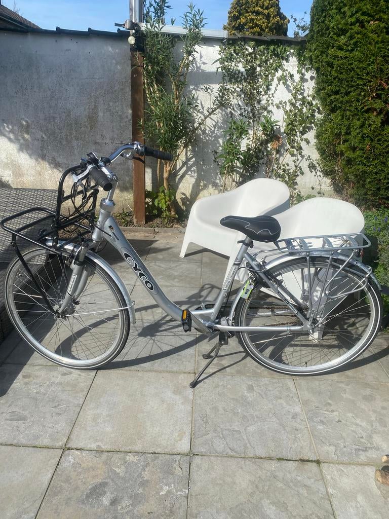 28 inch damesfiets met voordrager, Fietsen en Brommers, Fietsen | Dames | Damesfietsen, Versnellingen, Ophalen, Overige merken