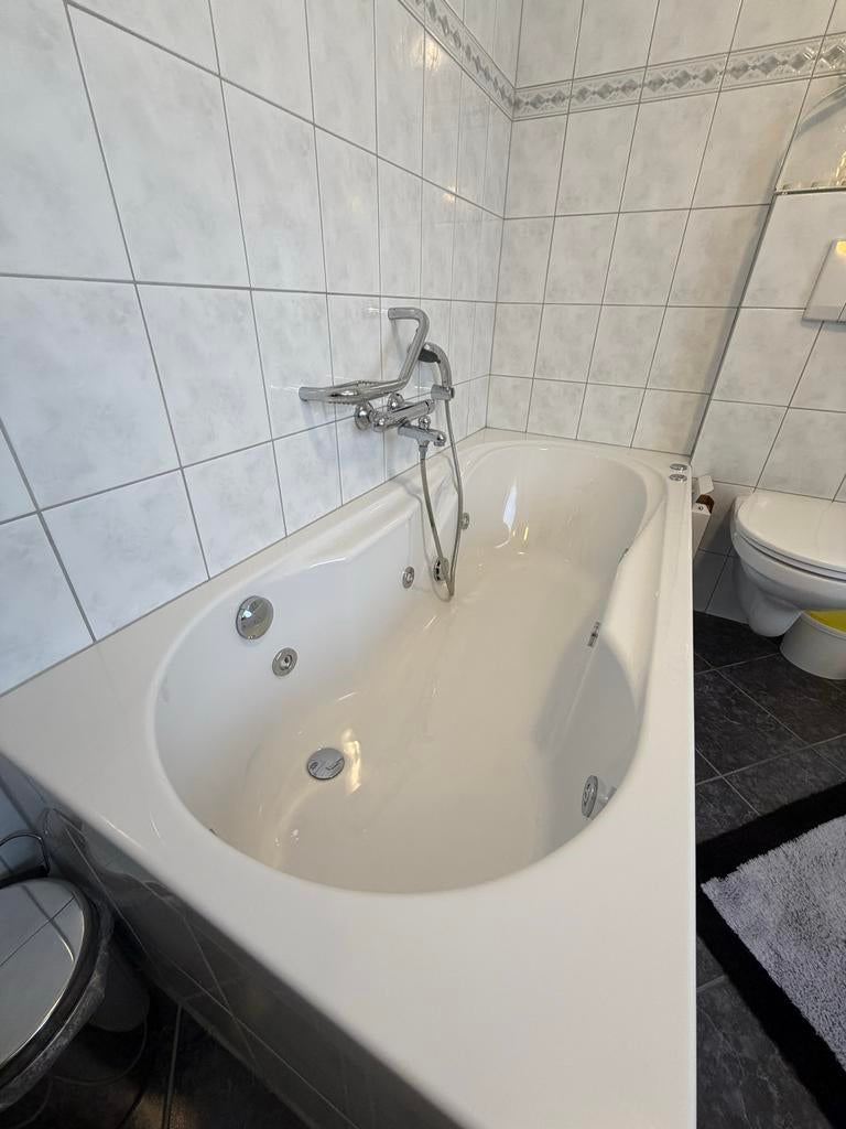 Complete badkamer met bubbelbad (GRATIS AF TE HALEN), Ophalen, Gebruikt, Met bad