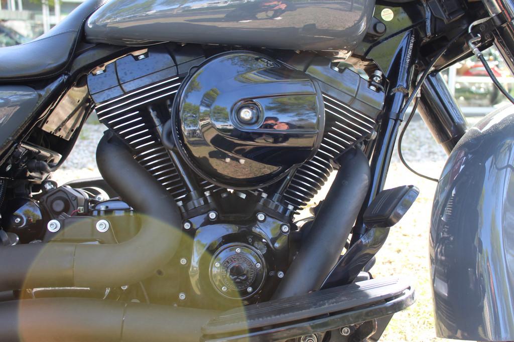 Harley-Davidson Street Glide FLHX - foto 2