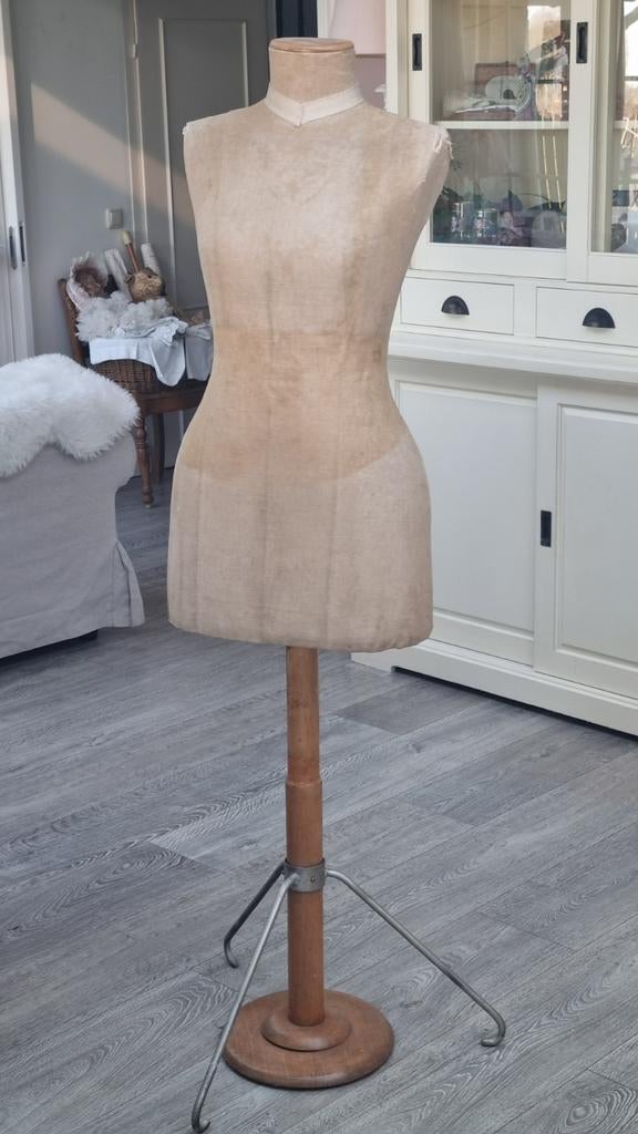 Antiek brocante paspop, Ophalen