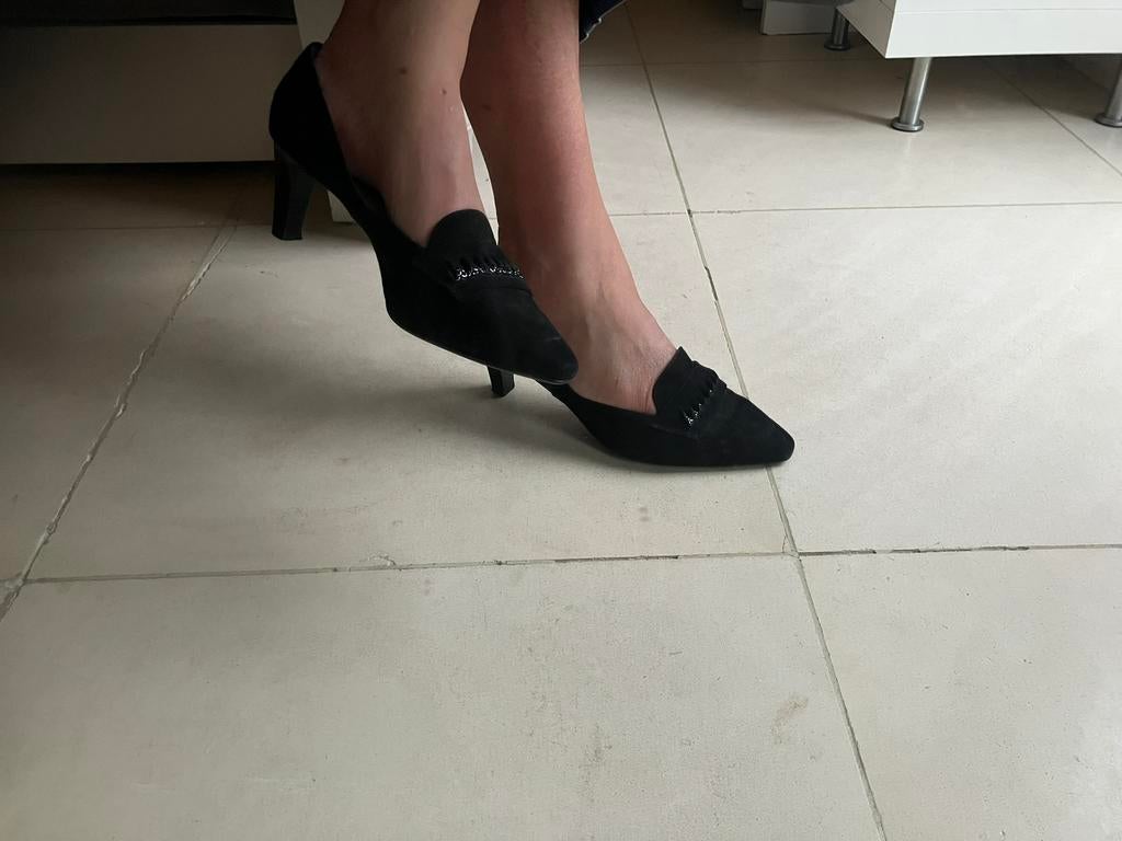 Peter Kaiser pumps loafers maat 38 zwart suede leer, Kleding | Dames, Schoenen, Ophalen of Verzenden, Zo goed als nieuw, Zwart