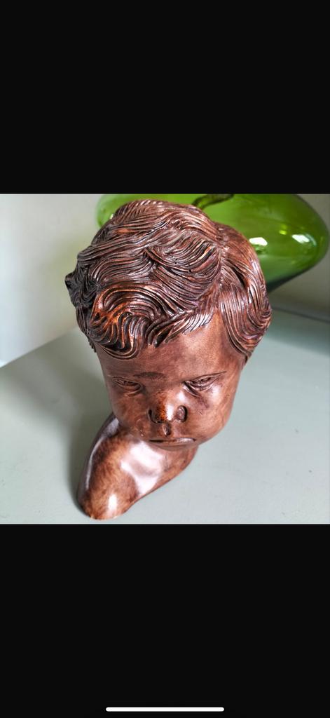 Gesigneerd pruilend baby hoofd sculptuur, Antiek en Kunst, Ophalen of Verzenden