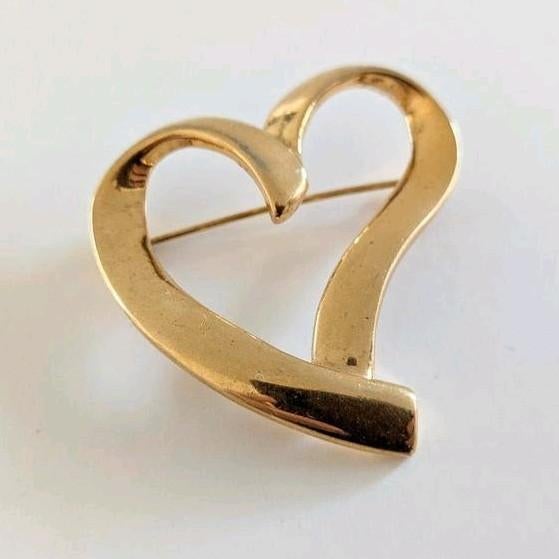 Trifari -
Broche - Hart vorm, Sieraden, Tassen en Uiterlijk, Broches, Ophalen of Verzenden