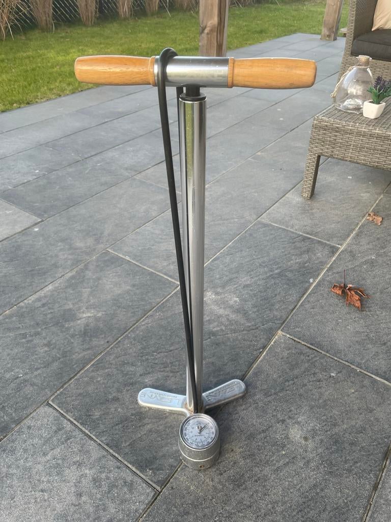 Lezyne Fietspomp met Drukmeter, Ophalen of Verzenden, Drukmeter, Gebruikt