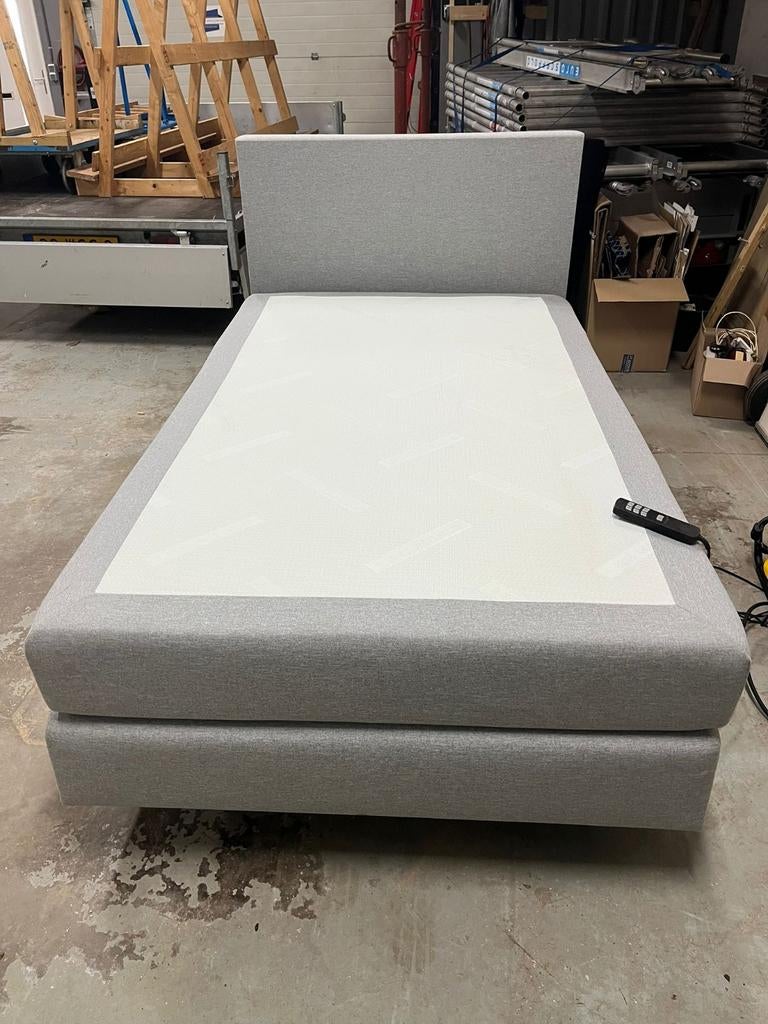 Elektrisch senioren bed | twijfelaar | In zeer goede staat, Ophalen, -, Zo goed als nieuw, Twijfelaar