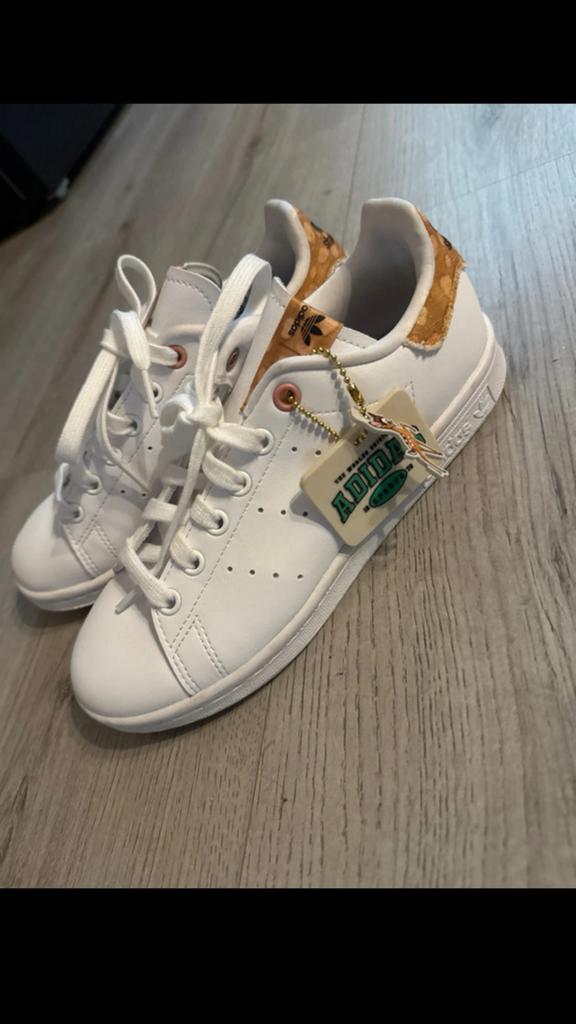 Bambi X Adidas Sam Smith, Kleding | Dames, Overige kleuren, Ophalen of Verzenden, Sneakers of Gympen, Zo goed als nieuw