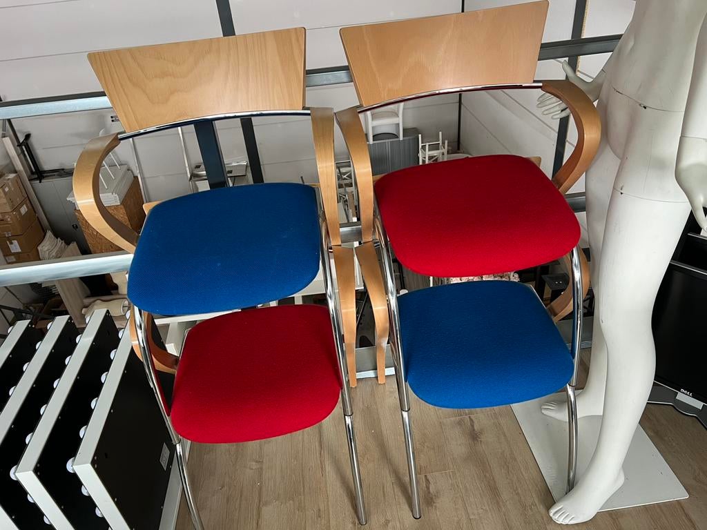 Bureau stoelen 6 x, Ophalen, Zo goed als nieuw, Rood, Twee