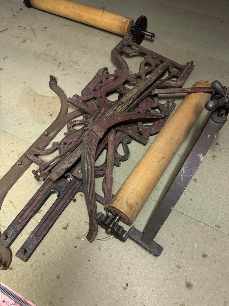 Oude mangel, Ophalen