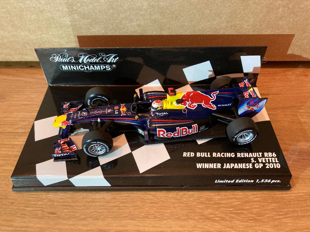 ✅ Sebastian Vettel 1:43 Winner Japanese GP 2010 RB6 F1, Ophalen of Verzenden, Nieuw, Formule 1