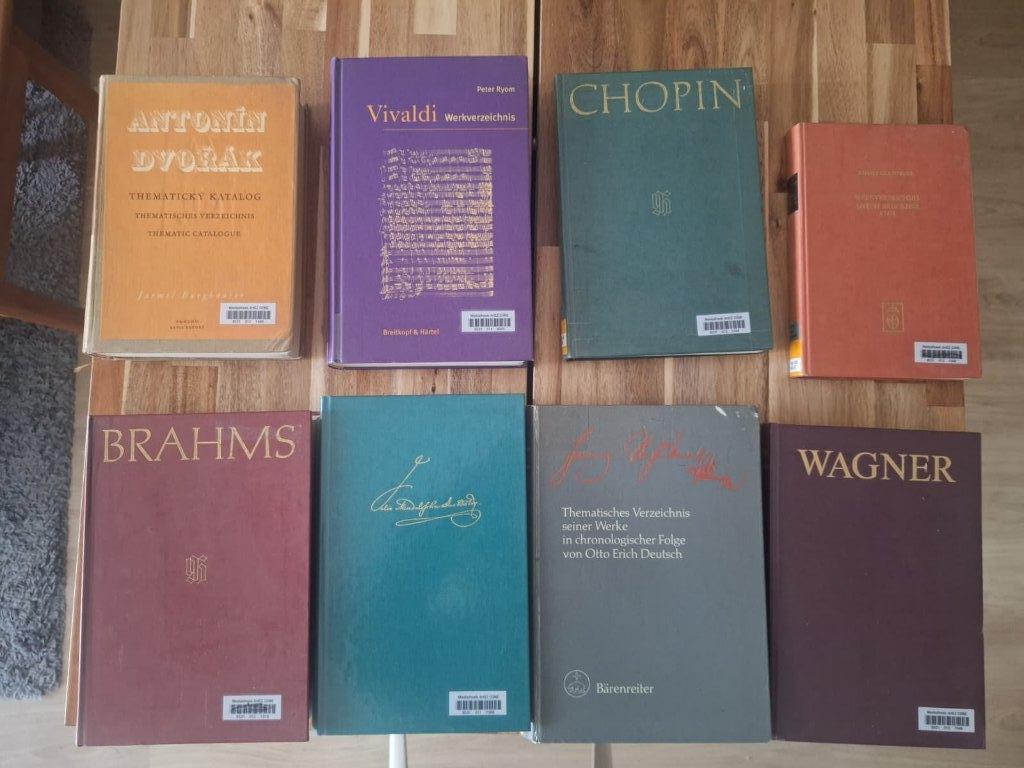 Werkverzeichnissen o.a.: Brahms, Dvorák, Chopin, Vivaldi, Boeken, Ophalen of Verzenden, Gelezen, Artiest