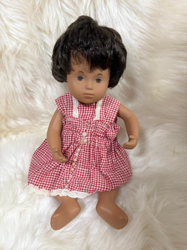 Sasha baby donker haar, Verzamelen, Poppen, Ophalen of Verzenden, Gebruikt, Pop