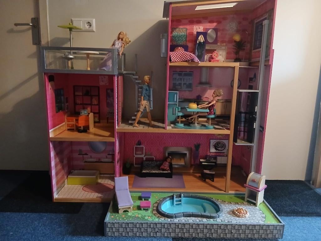 kidskraft barbie huis met lift en zwembad, Ophalen, Zo goed als nieuw, Poppenhuis
