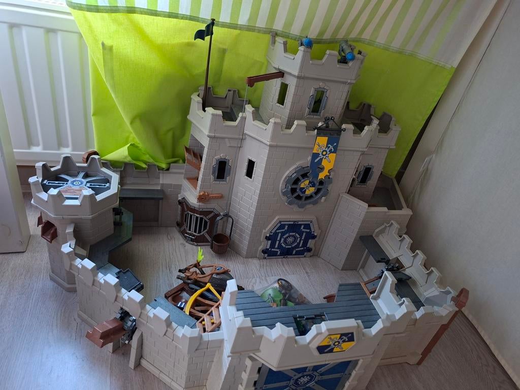 ZGAN! Novelmore kasteel., Ophalen, Zo goed als nieuw