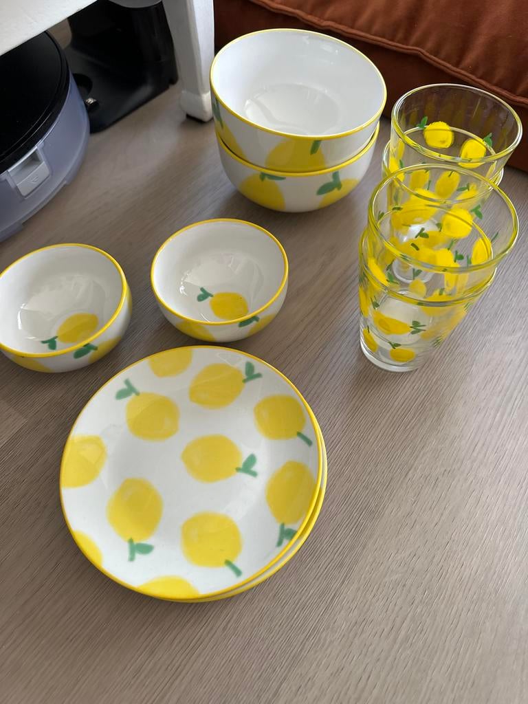 Citroen servies: glazen, bordjes en schaaltjes, Huis en Inrichting, Keuken | Servies, Ophalen, Overige stijlen, Compleet servies