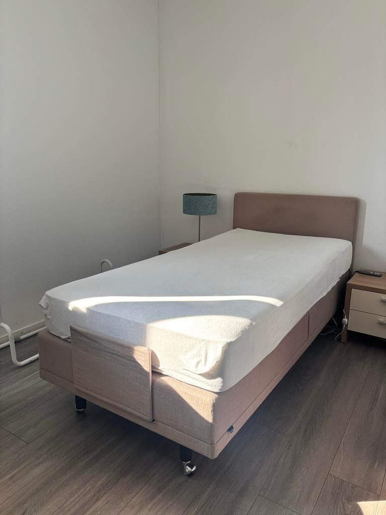 Elektrisch verstelbaar bed Pullman 100x200, Ophalen, 90 cm, Eenpersoons, Beige